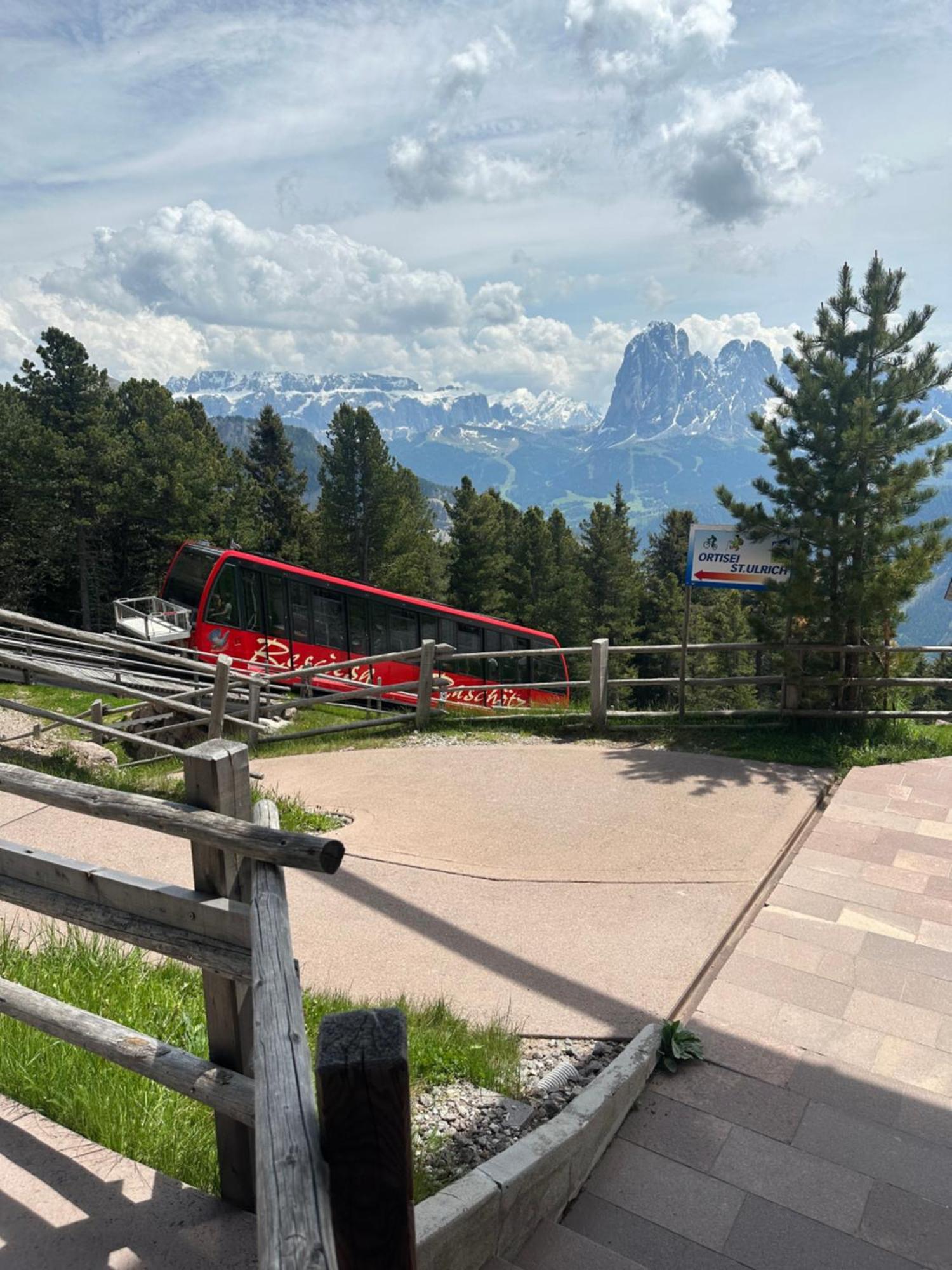 Chalet Da Mont Resciesa Ortisei Esterno foto
